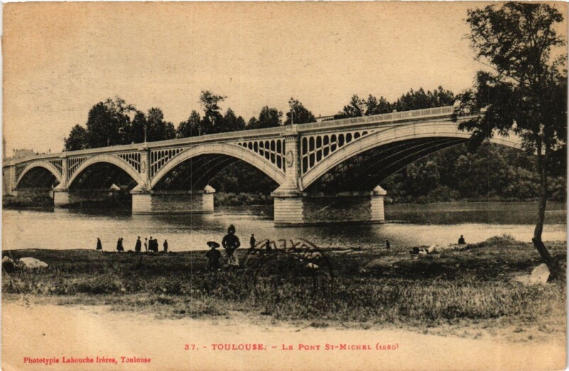Carte postale ancienne Toulouse Le Pont Saint-Michel Garonne à Saint-Michel
