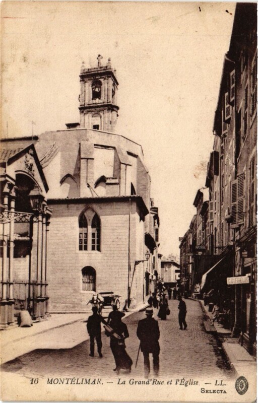 Carte postale ancienne Drome Montelimar La Grand'Rue et l'Eglise
