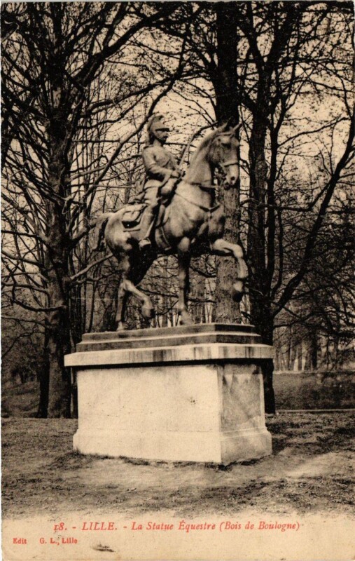 Carte postale ancienne Nord Lille La Statue Equestre Bois de Boulogne à Lille
