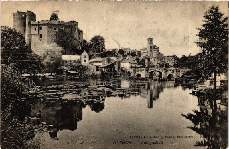 Carte postale ancienne Clisson Vue générale pont Chateau à Clisson