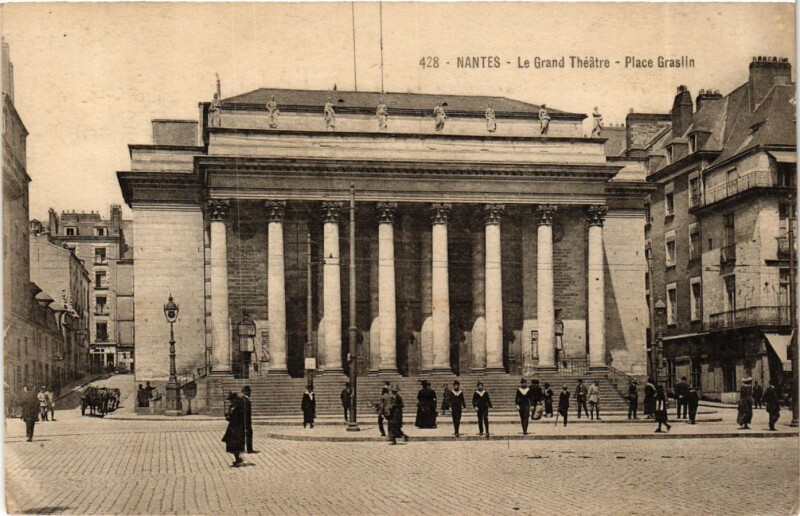 Carte postale ancienne Nantes Le Grand Théatre Place Graslin à Nantes