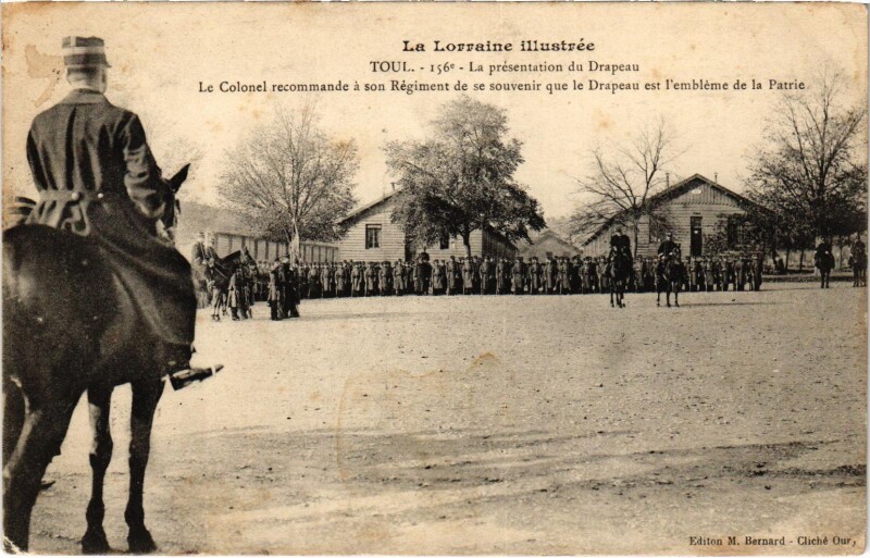Carte postale ancienne Militaire Toul - 156e - La présentation du Drapeau