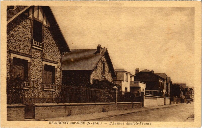Carte postale ancienne Beaumont-sur-Oise - L'Avenue Anatole-France à Beaumont-sur-Oise