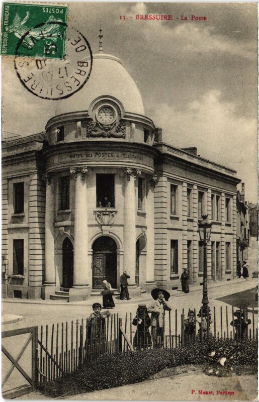 Carte postale ancienne Bressuire - La Poste à Bressuire