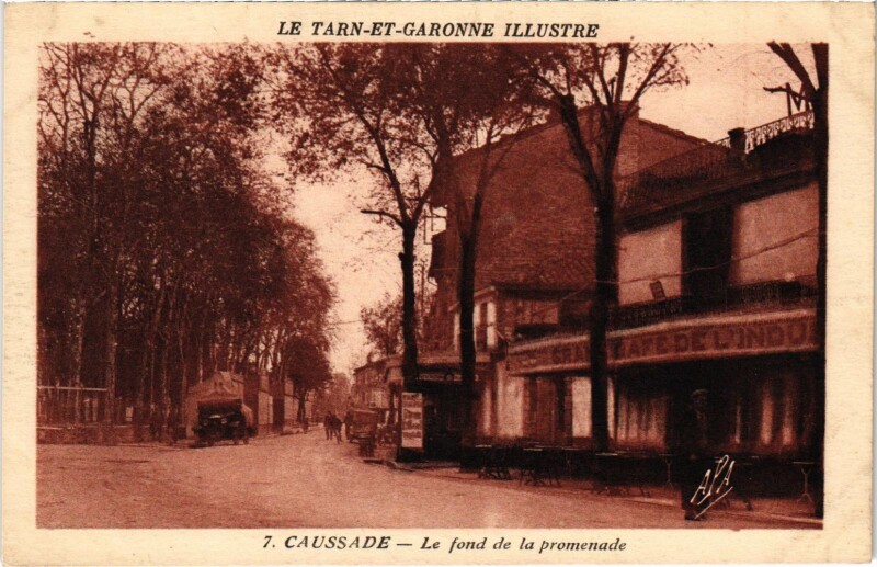 Carte postale ancienne Caussade Le fond de la promenade à Caussade