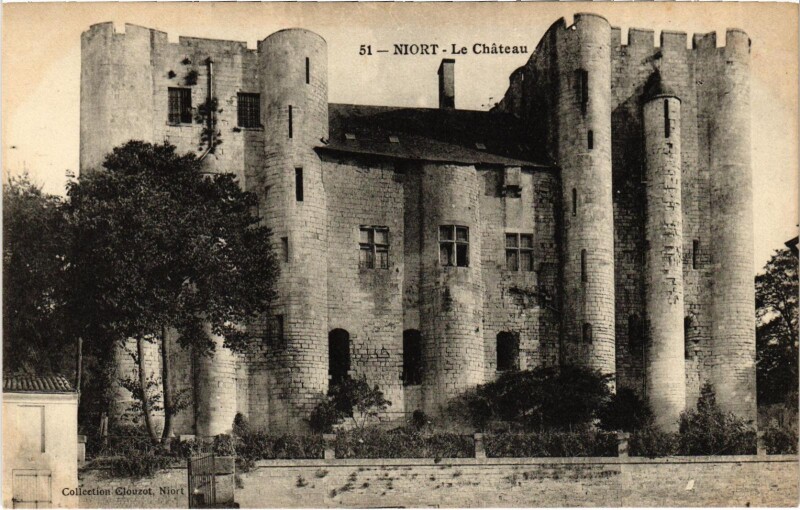 Carte postale ancienne Niort - Le Chateau à Niort