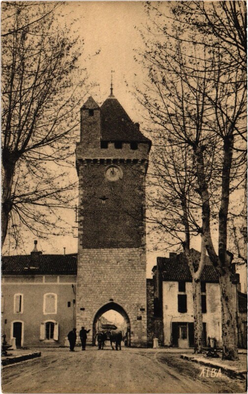 Carte postale ancienne Villeneuve-sur-Lot La Porte de Pujols à Pujols