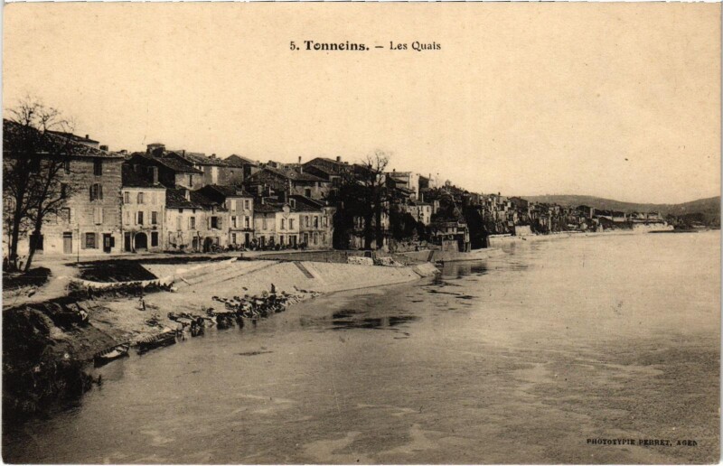 Carte postale ancienne Tonneins Le Quais à Tonneins