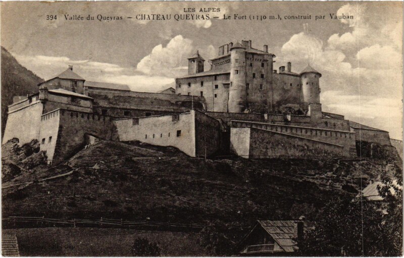 Carte postale ancienne Militaire Vallée du Queyras - Chateau Queyras - Le Fort