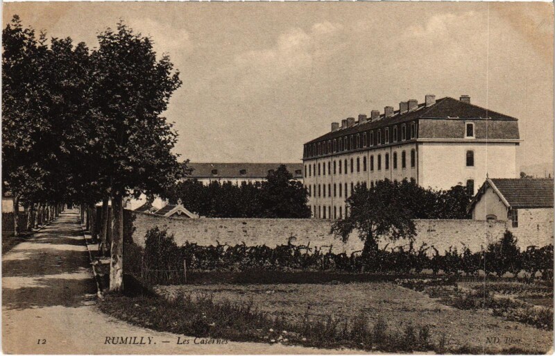 Carte postale ancienne Militaire - Rumilly - Les Casernes à Rumilly