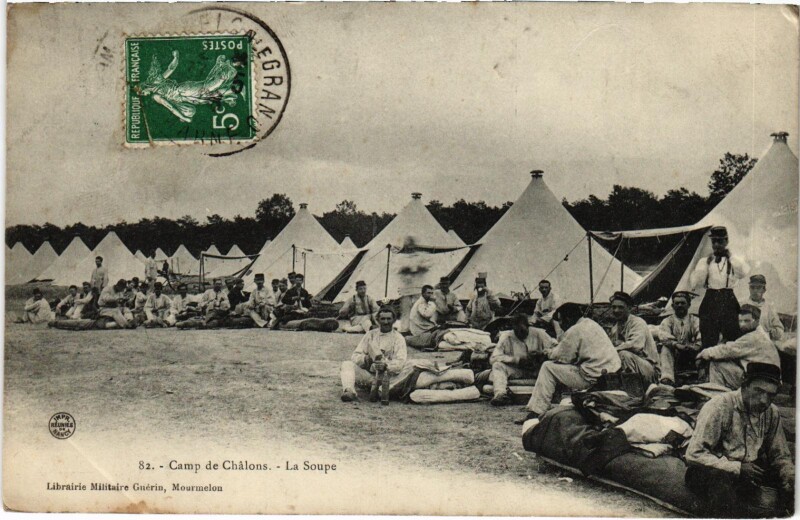 Carte postale ancienne Militaire - Camp de Chalons - La Soupe