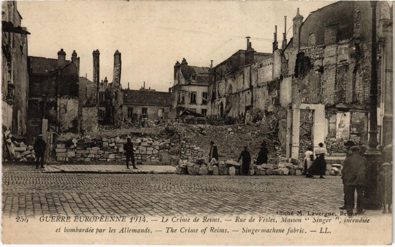 Carte postale ancienne Militaire - Le Crime de Reims - Rue de VESLEs Maison Singer à Reims