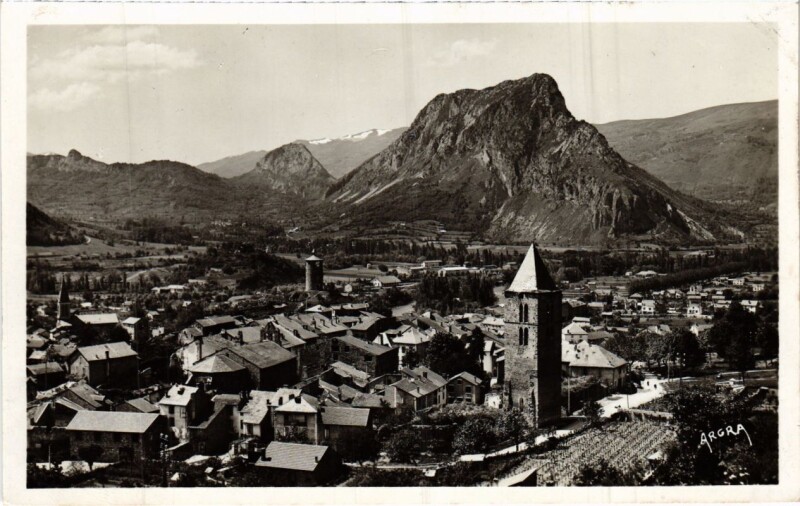 Carte postale ancienne Tarascon- vue d'ensemble France