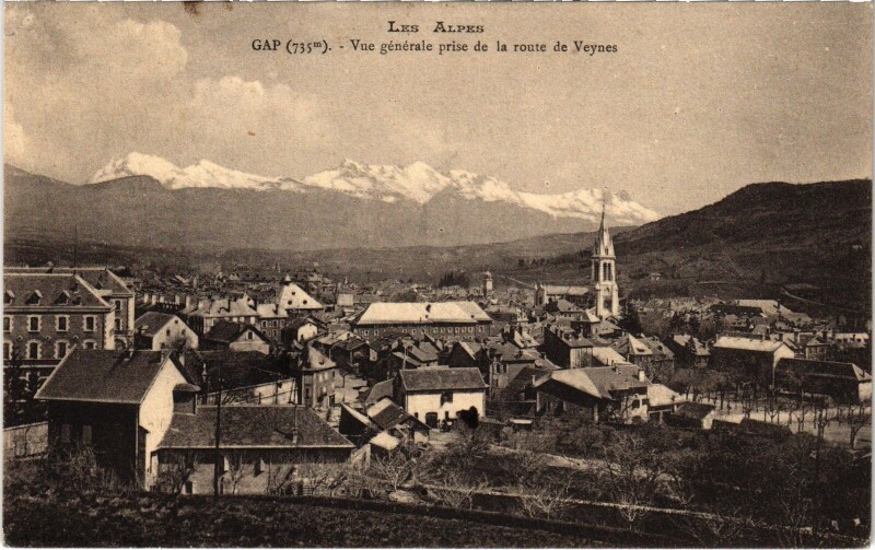 Carte postale ancienne Gap - Vue générale prise de la route de Veynes à Gap