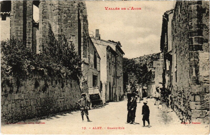 Carte postale ancienne Alet - Grand Rue