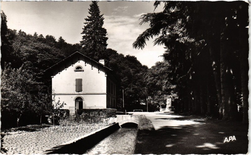 Carte postale ancienne La Montagne Noire - Environs de Lacombe - Prise d'eau d'Alzau à Lacombe