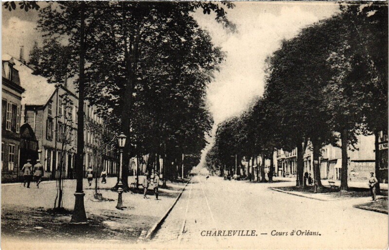 Carte postale ancienne Charleville - Cours d'Orleans