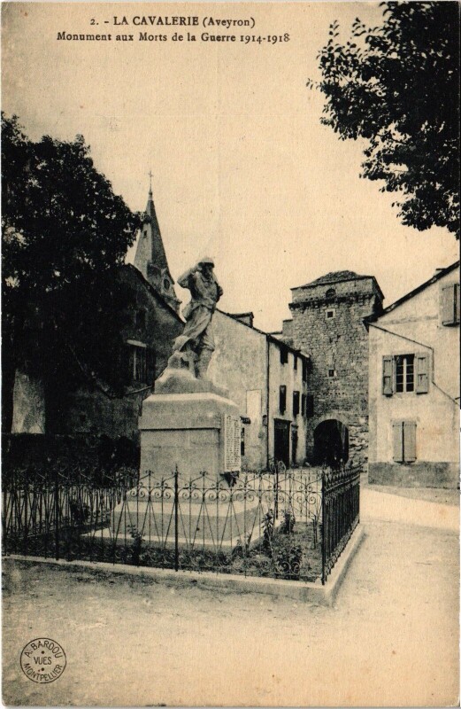 Carte postale ancienne La Cavalerie - Monument aux Morts de la Guerre 1914-1918 à La Cavalerie