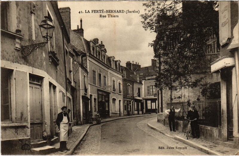 Carte postale ancienne La Ferte-Bernard - Rue Thiers à La Ferté-Bernard