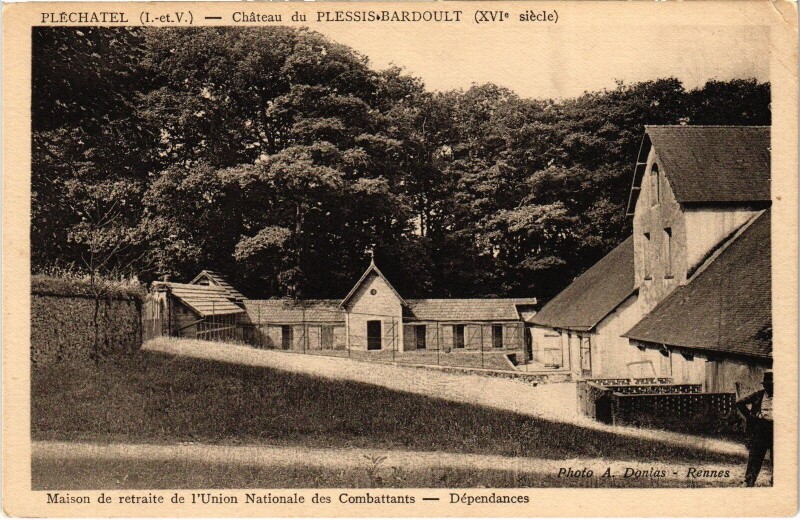 Carte postale ancienne Pléchatel - Chateau du Plessis-Bardoult à Pléchâtel