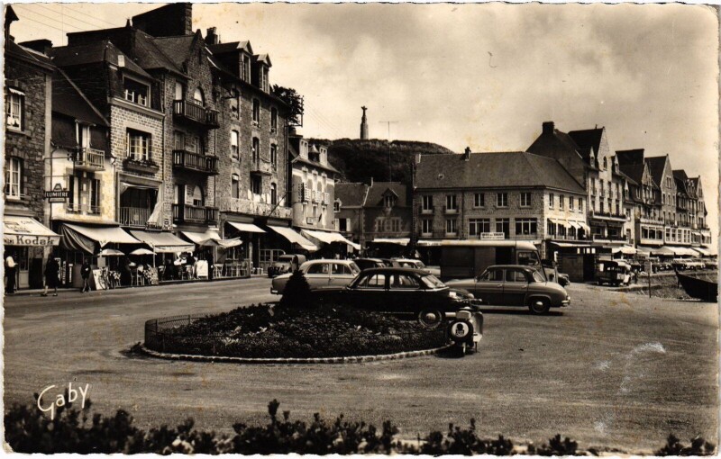 Carte postale ancienne Cancale - La Houle - Quai Gambetta à Cancale