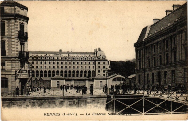 Carte postale ancienne Rennes - La Caserne Saint-Georges à Rennes