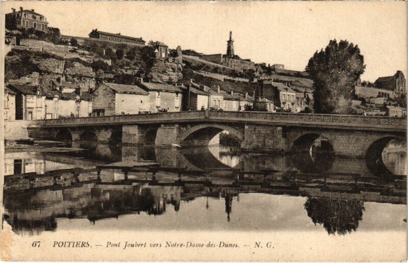 Carte postale ancienne Poitiers - Pont Joubert vers Notre-Dame-des-Dunes à Poitiers