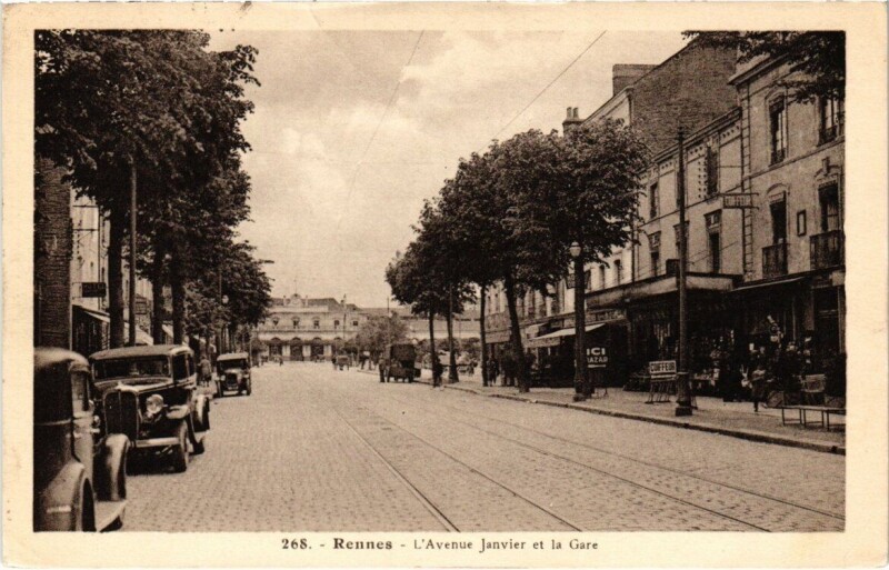 Carte postale ancienne Rennes - L'Avenue Janvier et la Gare à Rennes