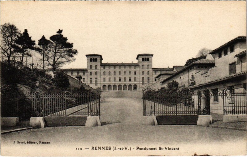 Carte postale ancienne Rennes - Pensionnat Saint-Vincent à Rennes