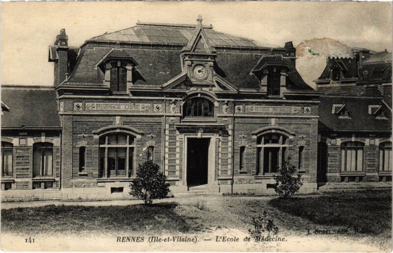 Carte postale ancienne Rennes - L'Ecole de Médecine à Rennes
