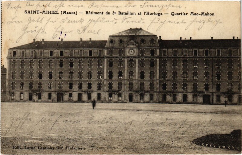 Carte postale ancienne Saint-Mihiel - Batiment du 3e Bataillon et l'Horloge à Saint-Mihiel