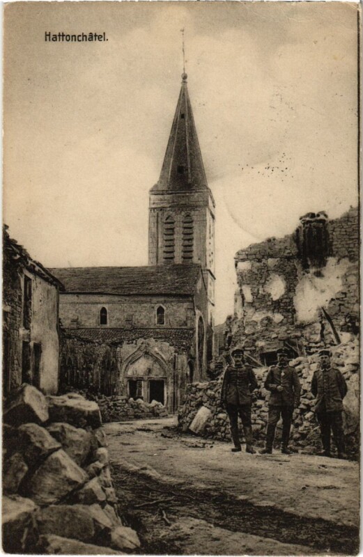 Carte postale ancienne Vigneulles-les-Hattonchatel - Rue - Strassenpartie - Ruines à Vigneulles-lès-Hattonchâtel