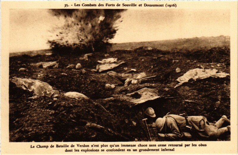 Carte postale ancienne Les Combats des Forts de Souville et Douaumont - Verdun à Verdun