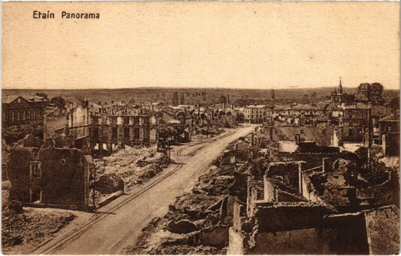 Carte postale ancienne Etain - Panorama à Étain