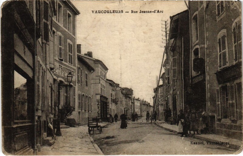 Carte postale ancienne Vaucouleurs - Rue Jeanne-D'Arc à Vaucouleurs