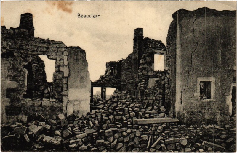Carte postale ancienne Beauclair - Village Scene - Ruines à Beauclair