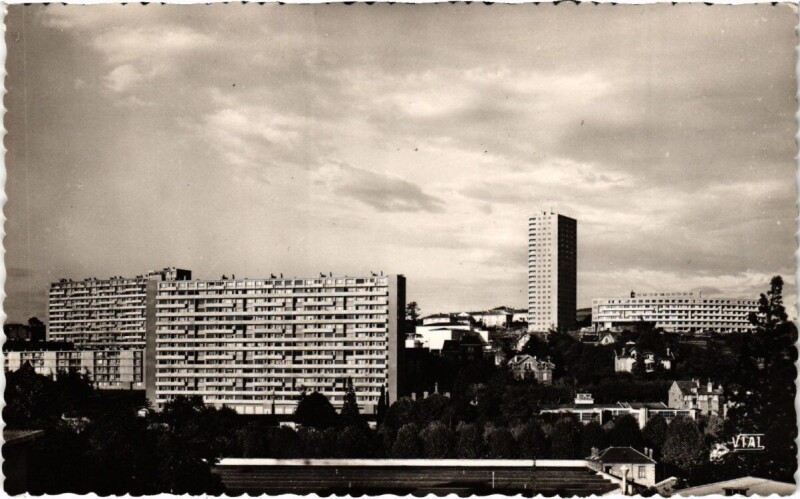 Carte postale ancienne Saint-Etienne - Cité Beaulieu et Rond-Point à Saint-Étienne