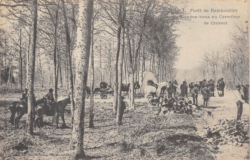 Carte postale ancienne Foret De Rambouillet Rendez Vous Au Carrefour De Crussol à Rambouillet