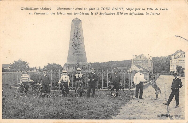 Carte postale ancienne Chatillon Monument En Face La Tour Biret