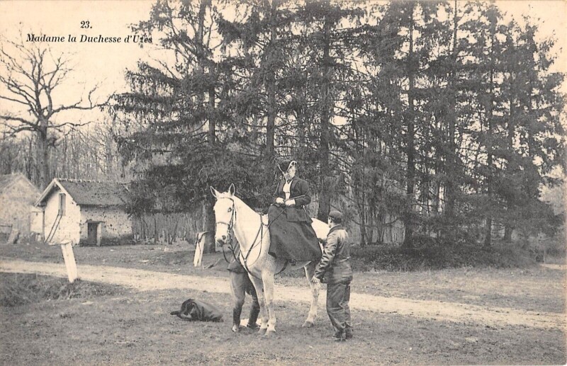 Carte postale ancienne Madame La Duchesse D'Uzes Chasse