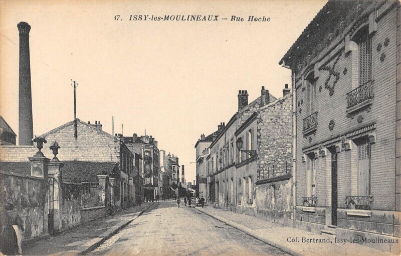 Carte postale ancienne Issy Les Moulineaux Rue Hoche à Issy-les-Moulineaux