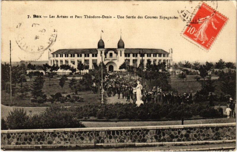 Carte postale ancienne Dax - Les Arénes et Parc Théodore-Denis à Dax