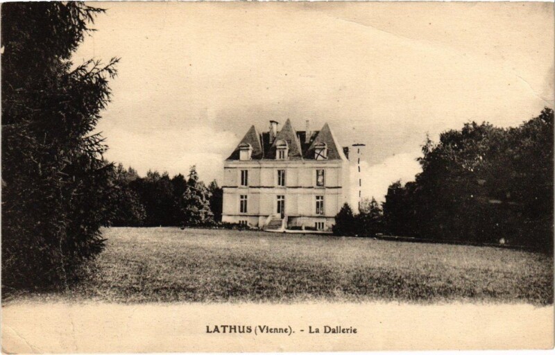 Carte postale ancienne Lathus - La Dallerie