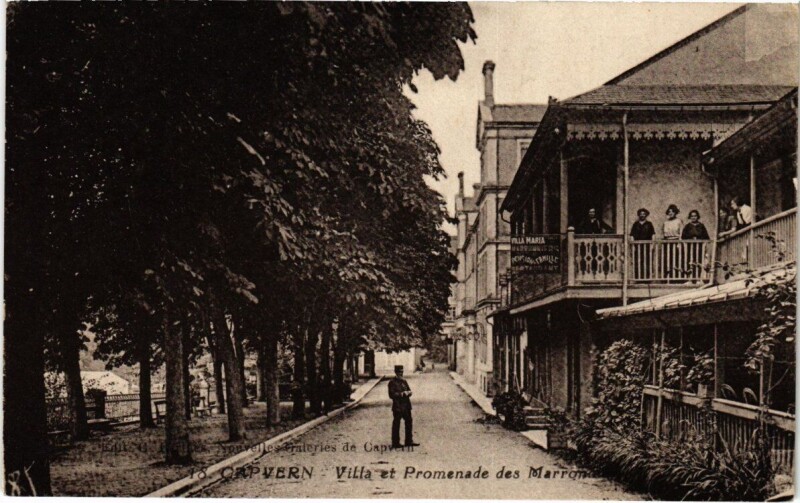 Carte postale ancienne Capvern - Villa et Promenade des Marron à Capvern