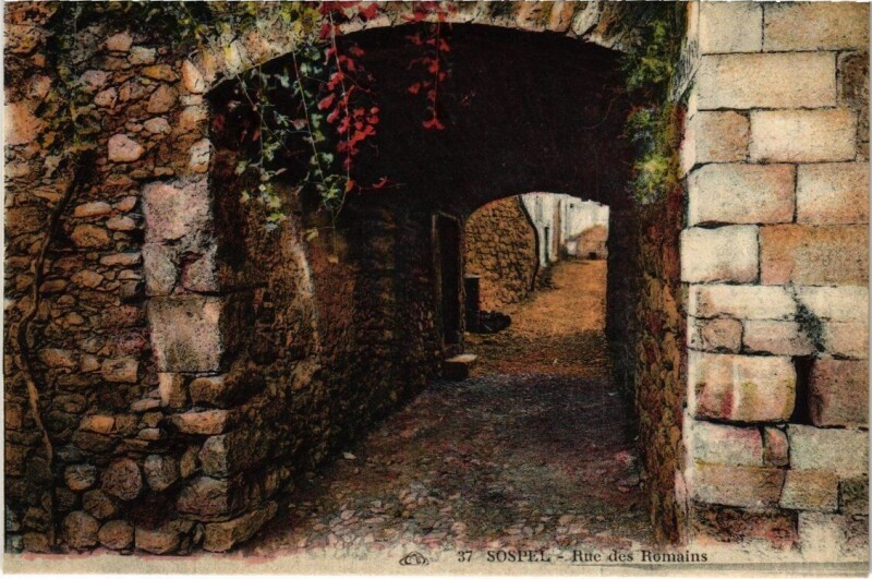Carte postale ancienne Sospel - Rue des Romains à Sospel