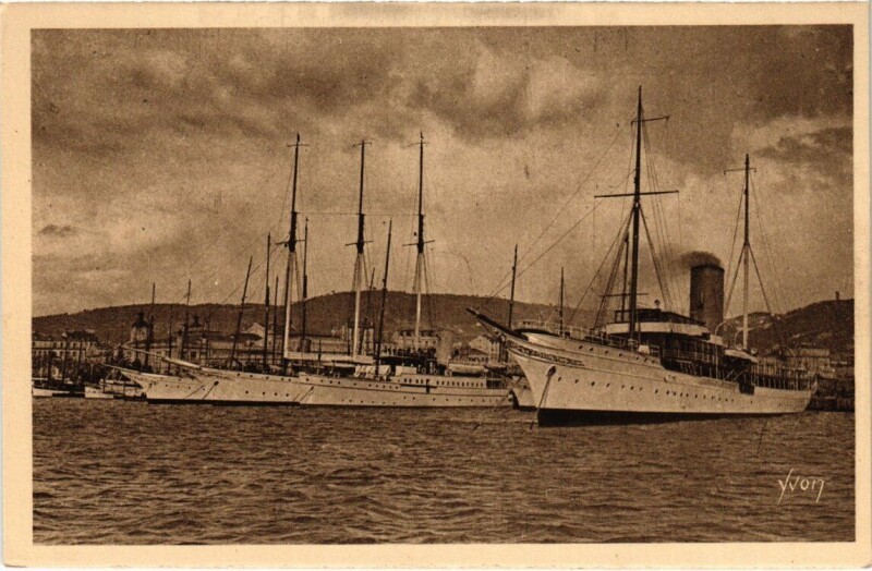 Carte postale ancienne Cannes - Le Port à Cannes