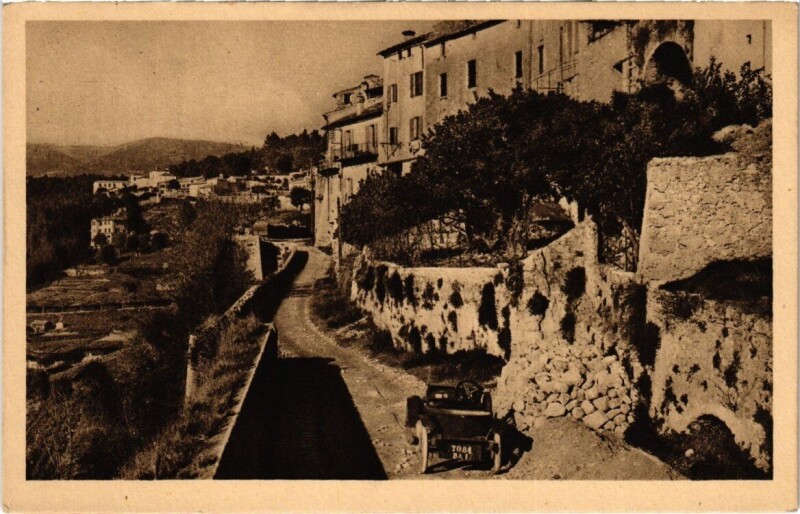 Carte postale ancienne Saint-Paul - Les Remparts