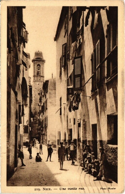 Carte postale ancienne Nice - Une Vieille rue à Nice
