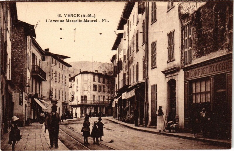 Carte postale ancienne Vence - L'Avenue Marcelin-Maurel à Vence