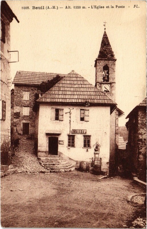 Carte postale ancienne Beuil - L'Eglise et la Poste à Beuil